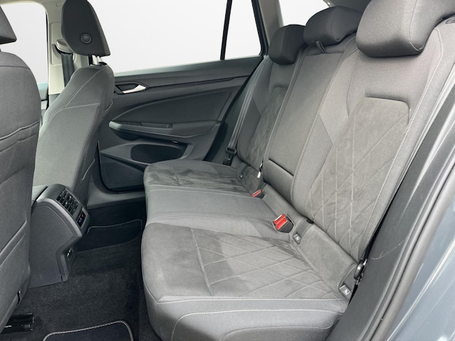 Volkswagen Golf 2.0 TDI DSG Style Variant