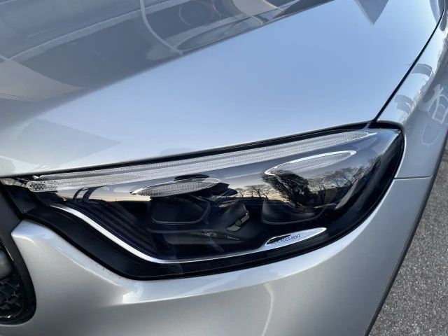 Mercedes-Benz GLC 300 4MATIC AMG Line Premium