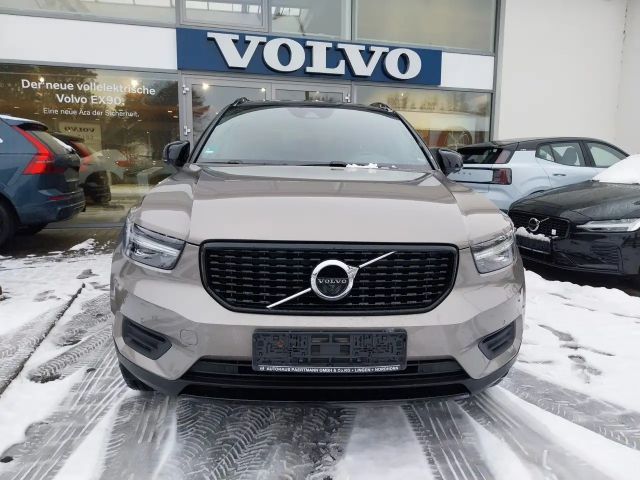 Volvo XC40 R-Design Recharge T4