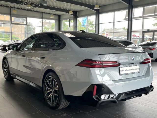 BMW 520 520d M-Sport Sedan