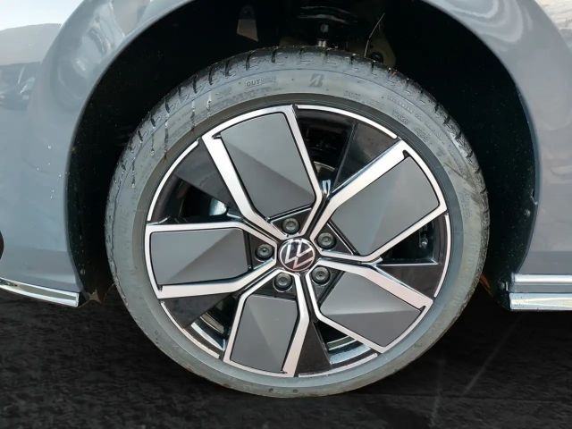 Volkswagen Golf 1.5 eTSI DSG R-Line