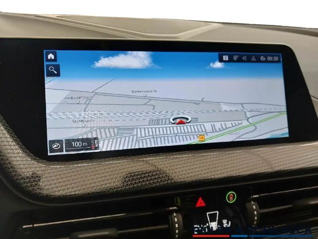 BMW 118 118i Sedan Sport Line