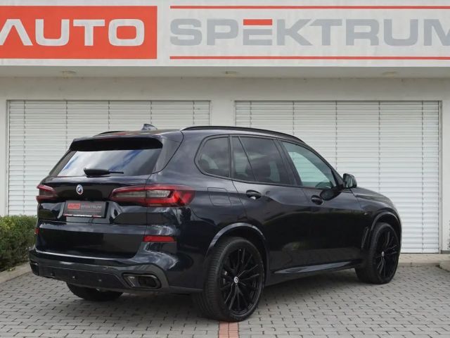 BMW X5 M50i