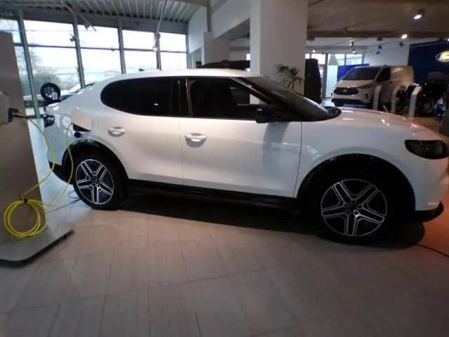 Ford Capri Premium RWD