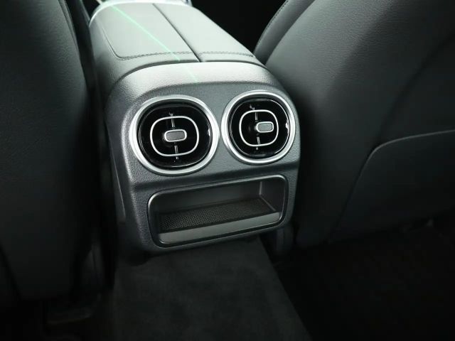 Mercedes-Benz C 200 AVANTGARDE Sedan