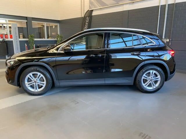 Mercedes-Benz GLA 200 Progressive