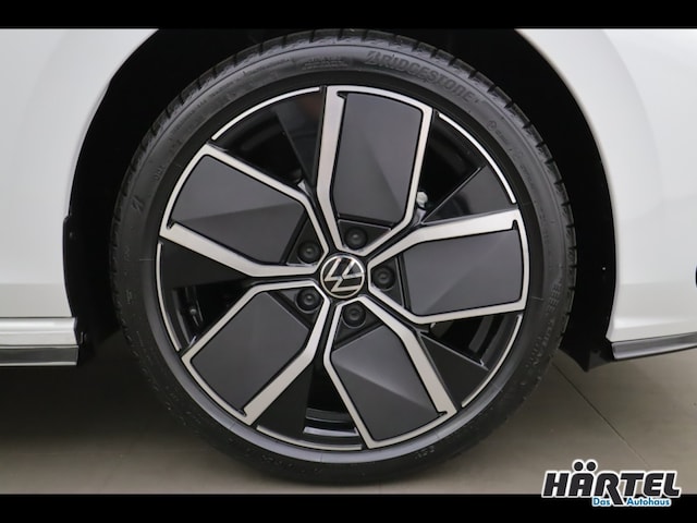 Volkswagen Golf 1.5 eTSI DSG R-Line Style