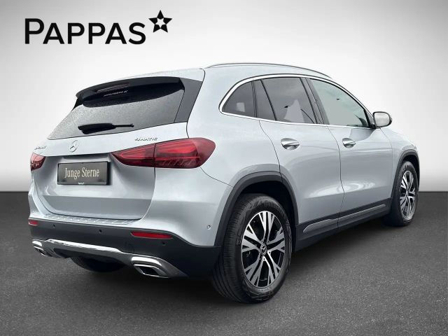 Mercedes-Benz GLA 200 4MATIC GLA 200 d