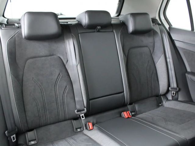 Volkswagen Golf DSG Style eHybrid