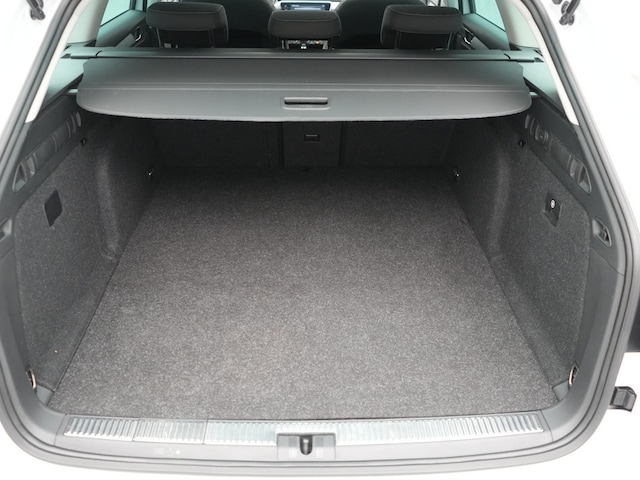 Skoda Superb Ambition Combi iV