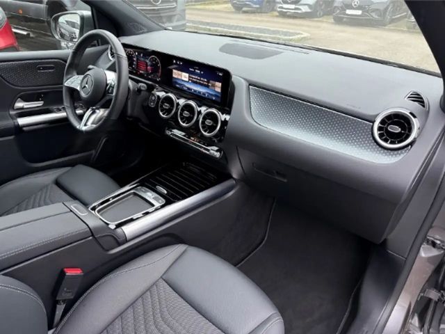 Mercedes-Benz B 180 Progressive Sedan