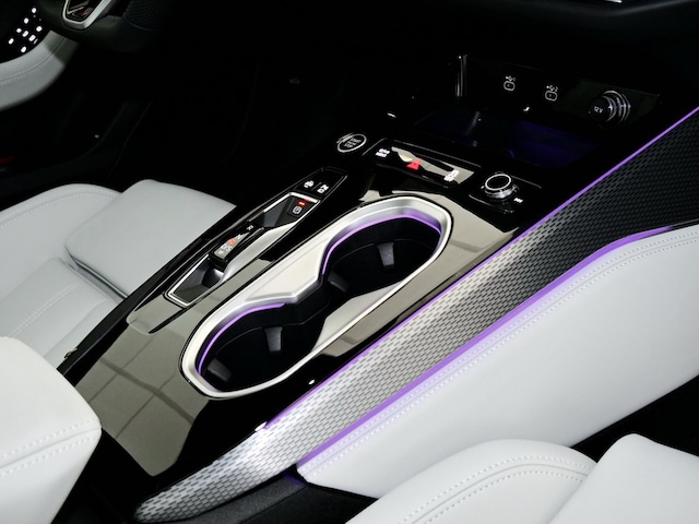 Audi A6 Avant Quattro S-Tronic