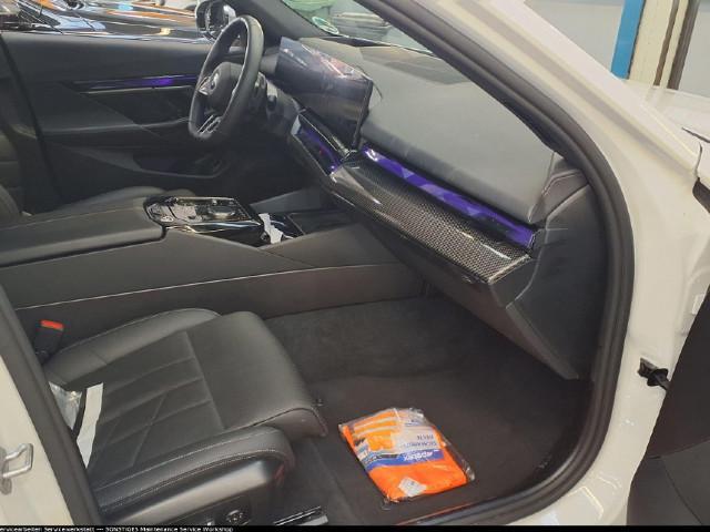 BMW 520 520d M-Sport Sedan