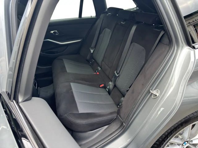 BMW 330 330d M-Sport Touring xDrive