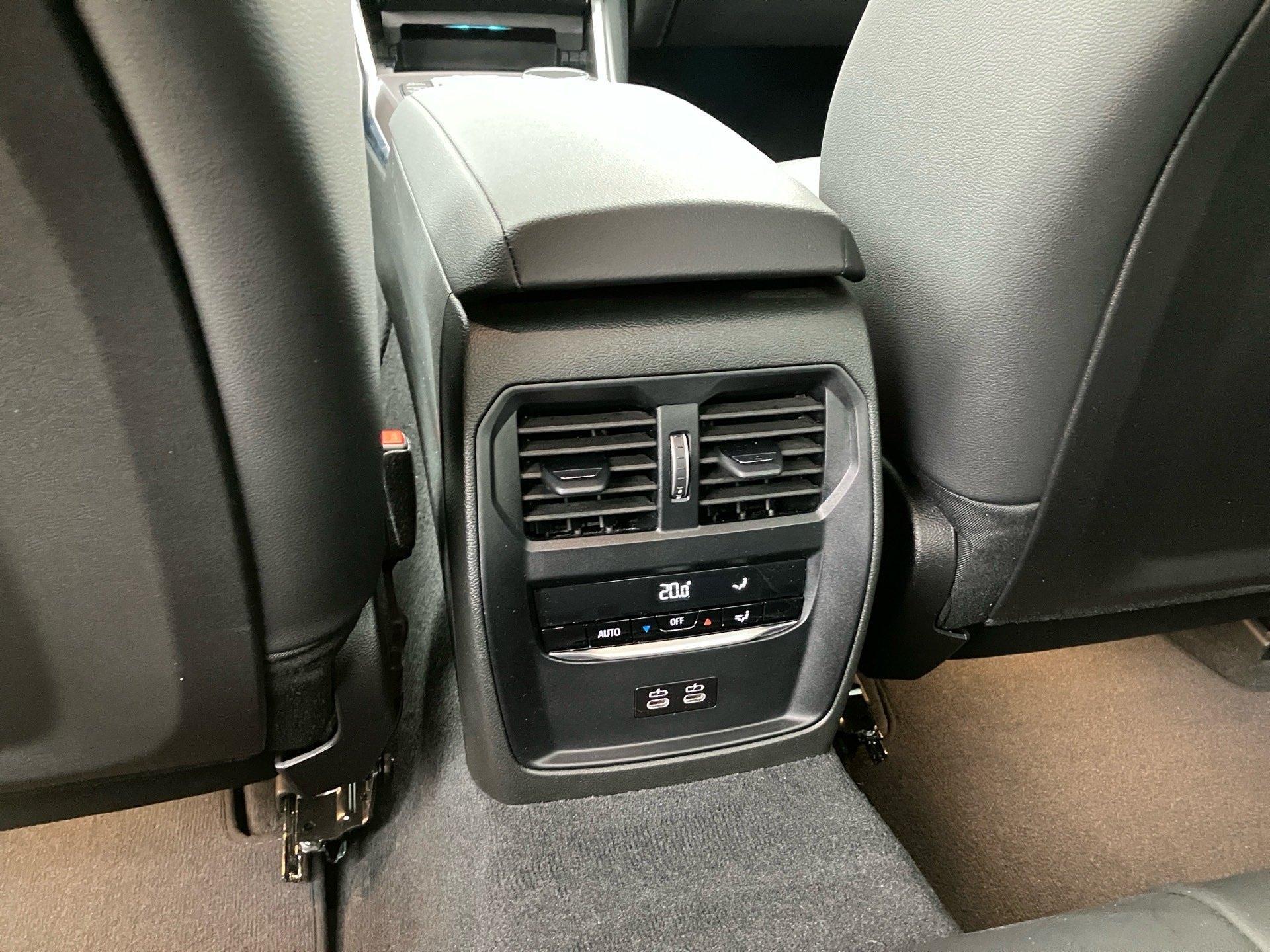 BMW 330 330i Sedan xDrive