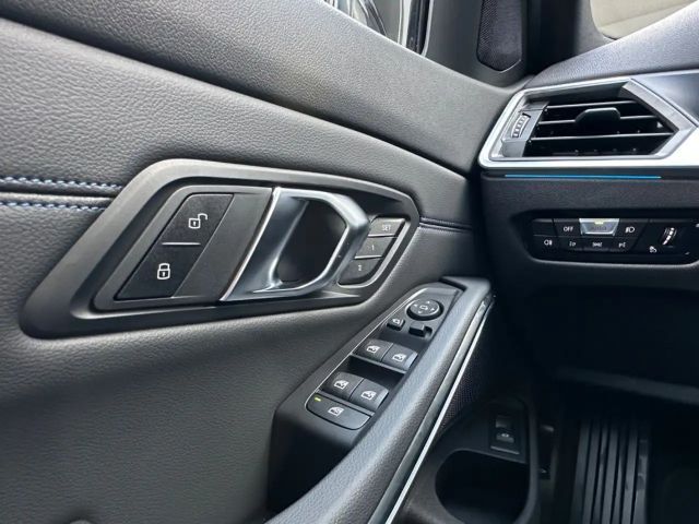 BMW 330 330i M-Sport Touring xDrive