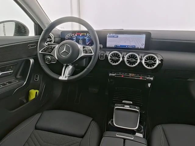 Mercedes-Benz A 220 4MATIC Progressive