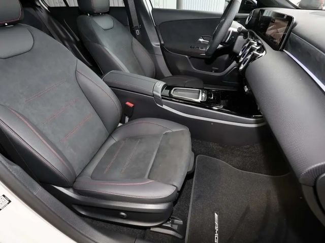 Mercedes-Benz A 200 AMG Line