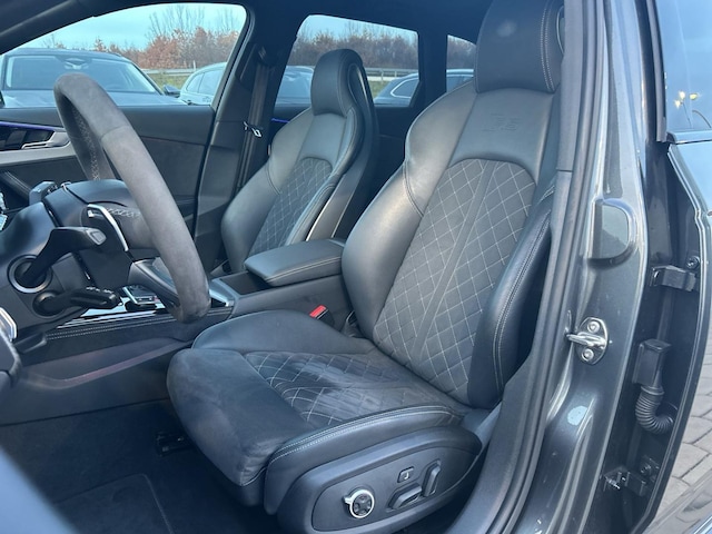 Audi RS4 Avant Quattro