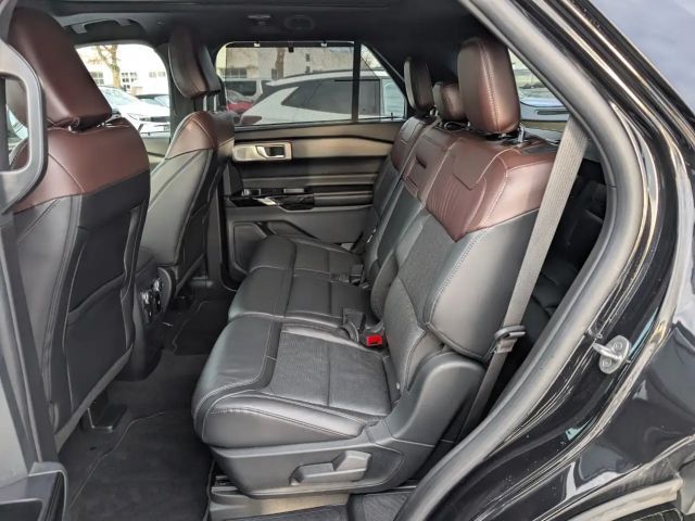 Ford Explorer Platinum Plug in Hybrid