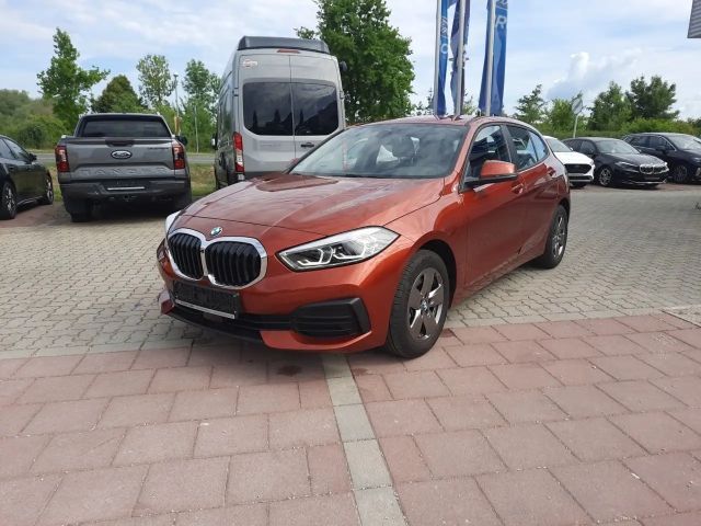 BMW 118 118i Sedan