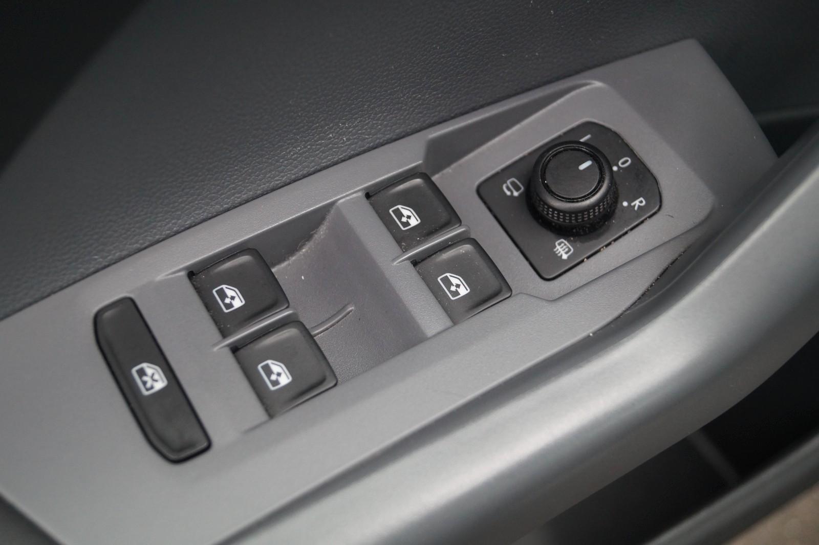 Volkswagen T-Cross *1.Hand*Navi*AHK*Front*Kamera*SHZ*DAB*