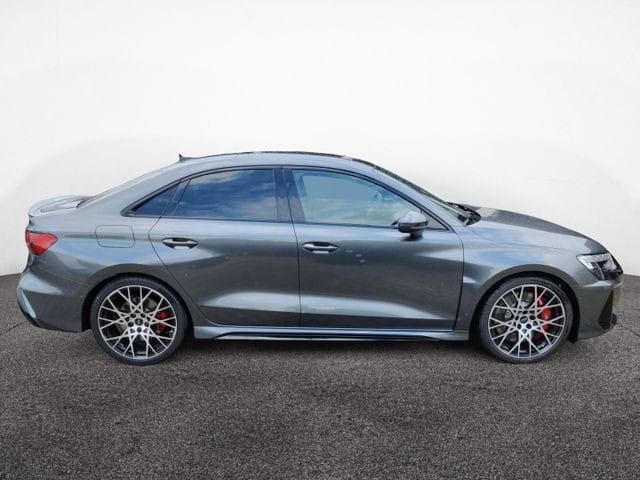 Audi RS3 Quattro S-Tronic Sedan