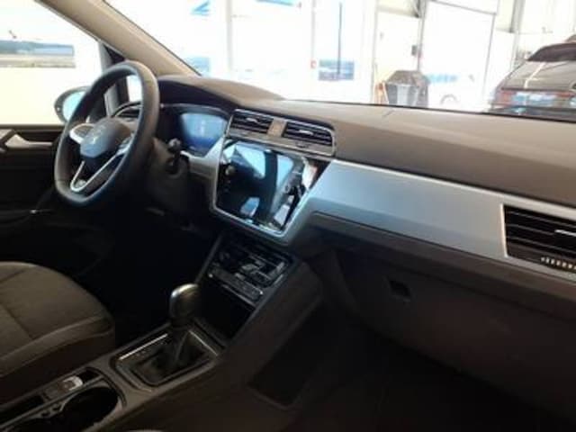 Volkswagen Touran 1.5 TSI DSG IQ.Drive