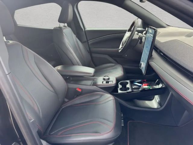 Ford Mustang Mach-E 75 kWh AWD