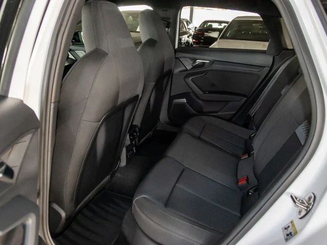 Audi A3 40 TFSI Hybride S-Line Sedan