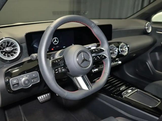 Mercedes-Benz A 250 4MATIC AMG Line