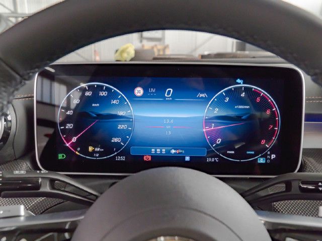 Mercedes-Benz C 200 AMG Line Sedan