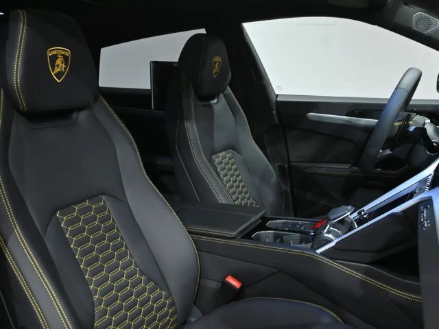Lamborghini Urus AWD
