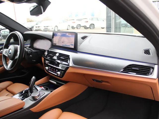 BMW 520 520d M-Sport Touring