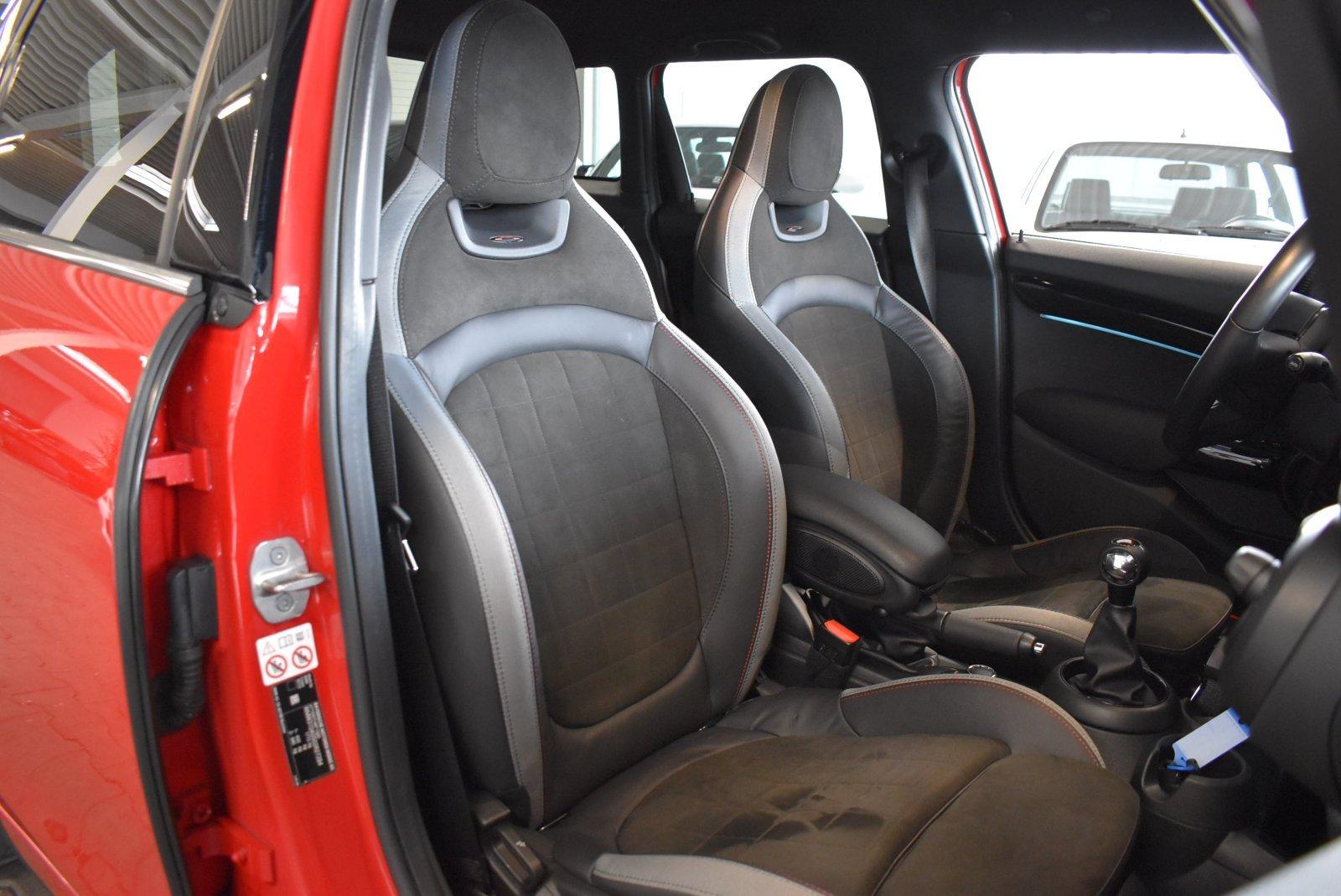 MINI Cooper John Cooper Works