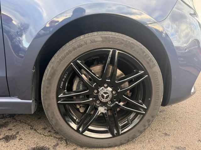 Mercedes-Benz V 300 AMG Line V 300 d