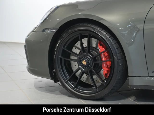 Porsche 992 4 Coupé GTS Targa