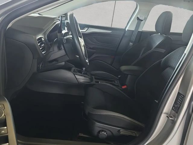 Ford Focus Cool & Connect EcoBoost Wagon