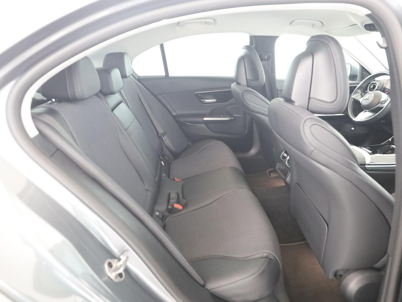 Mercedes-Benz C 180 AVANTGARDE Sedan