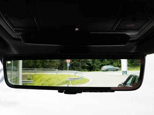 Land Rover Defender 3.0 Dynamic SE