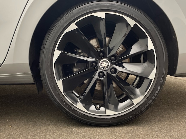 Skoda Superb 2.0 TDI Combi Sportline