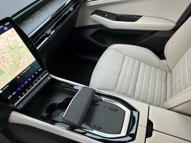 Renault Espace E-Tech Hybrid Iconic