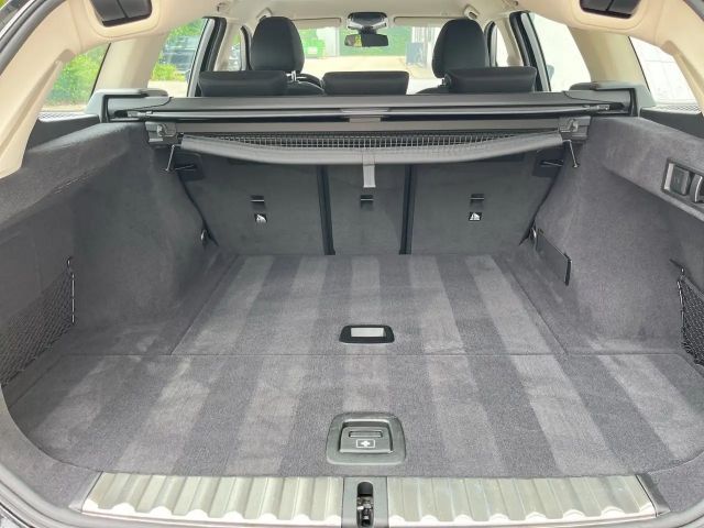 BMW 330 330i Advantage pakket Touring xDrive