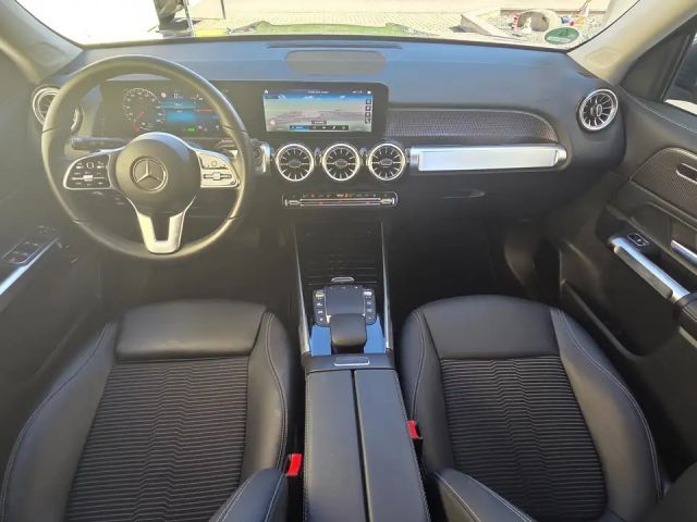 Mercedes-Benz EQB 300