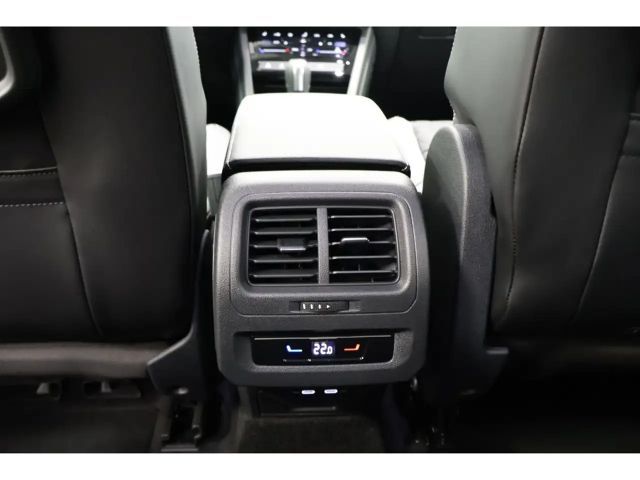 Volkswagen Touran 2.0 TDI DSG R-Line