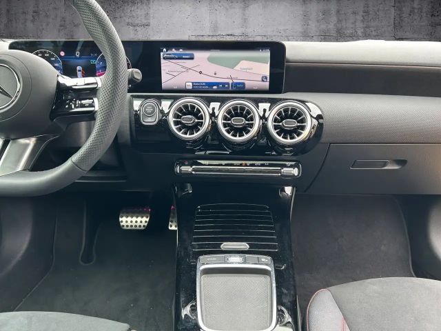 Mercedes-Benz A 200 AMG Line