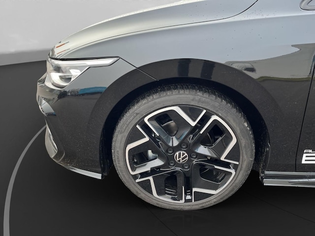 Volkswagen Golf 1.5 eTSI DSG R-Line Variant