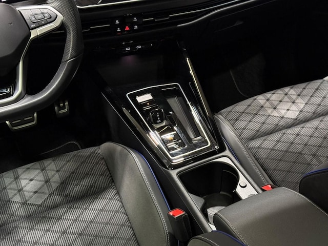 Volkswagen Golf 1.5 eTSI DSG R-Line