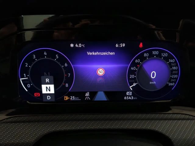 Volkswagen Golf 1.5 eTSI DSG Golf VIII R-Line