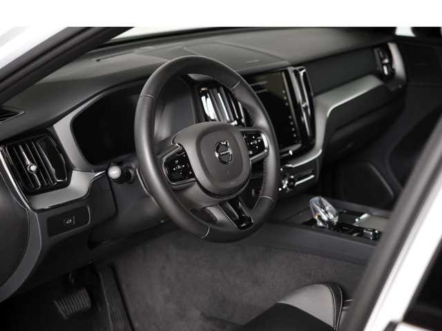 Volvo XC60 Business Dark Plus